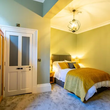 2 Rowntree House Apartment *