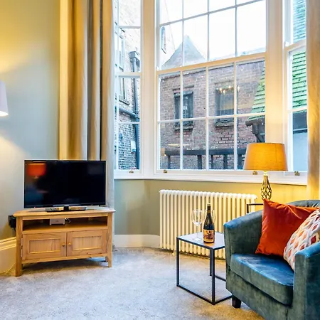 2 Rowntree House Apartment *