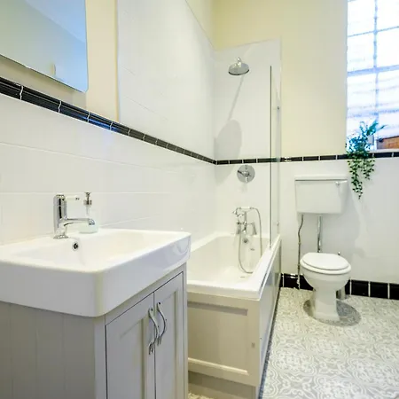 2 Rowntree House شقة *