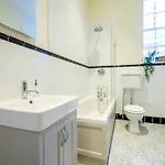 2 Rowntree House Apartmán *
